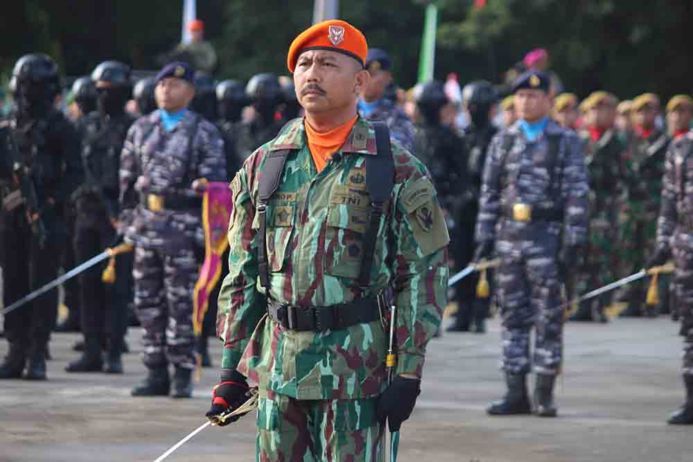 Danyonko Kopasgat Bertindak Sebagai Komandan Upacara Pada Upacara