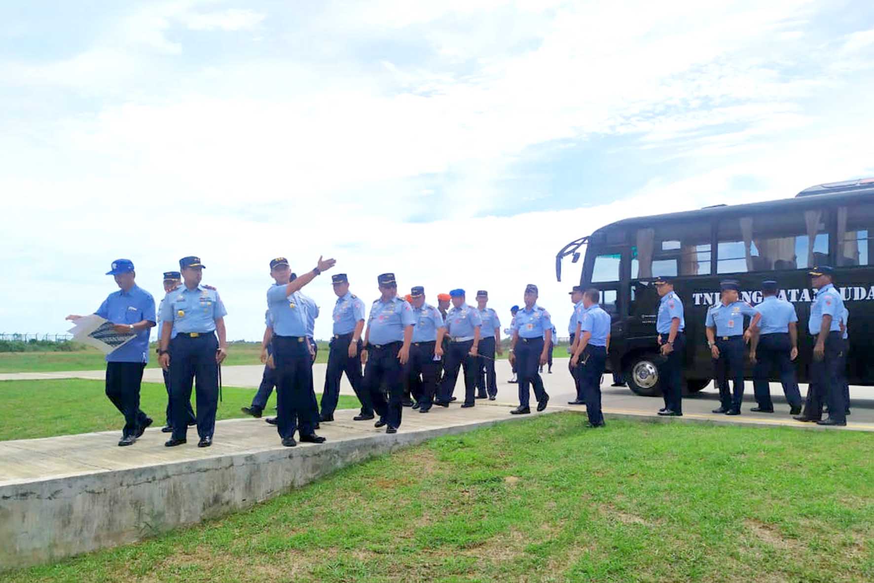 Satgas Pamrahwan Yonko Paskhas Pos Merauke Sambut Kedatangan