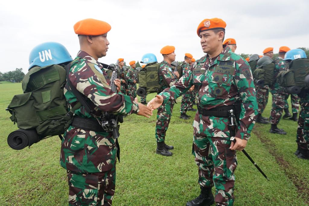 Danyonko Kopasgat Pimpin Upacara Pemberangkatan Satgas Tni Konga