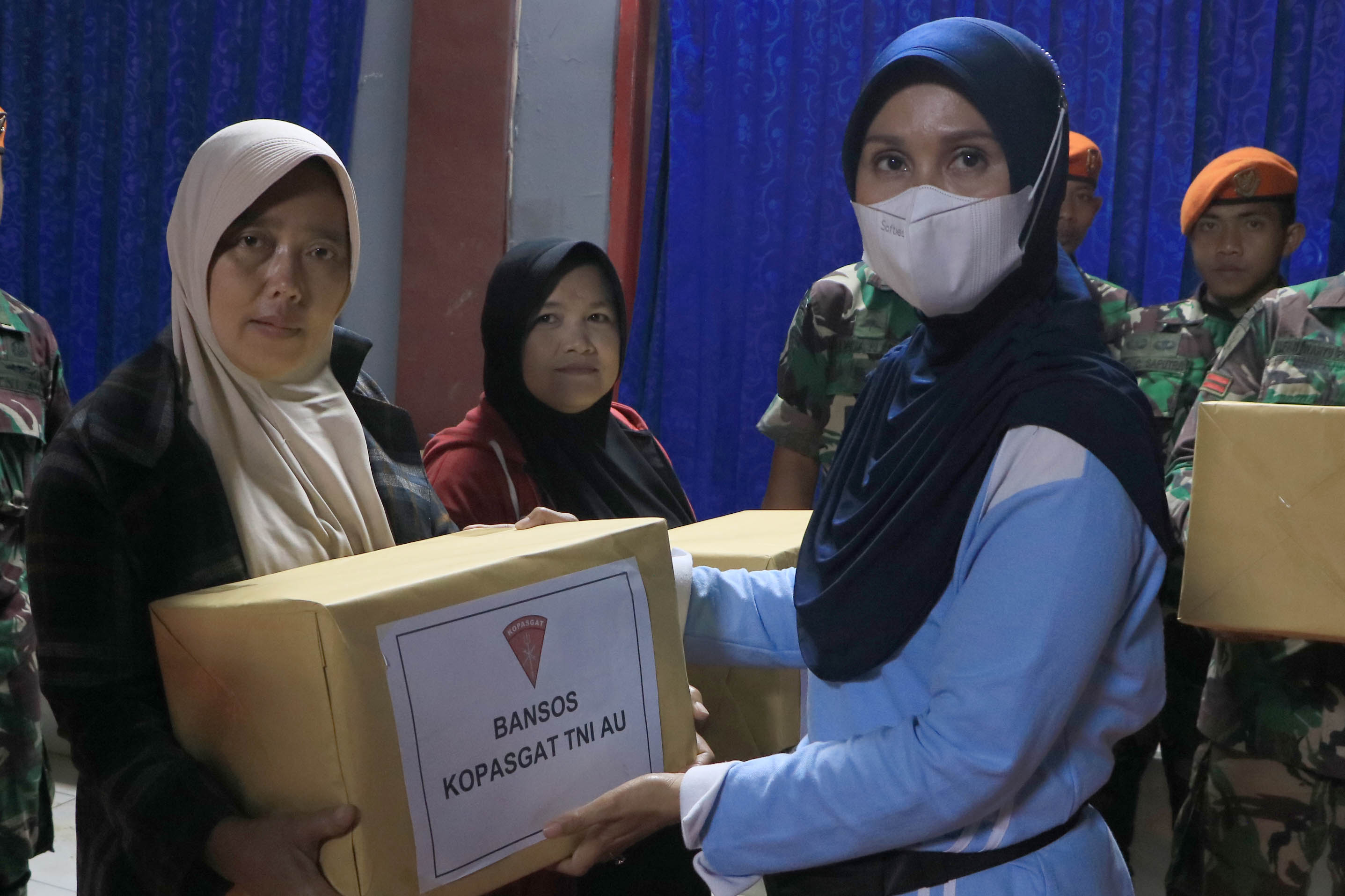 Dankopasgat Kunjungi Posko Kopasgat Tanggap Darurat Korban Gempa Cianjur