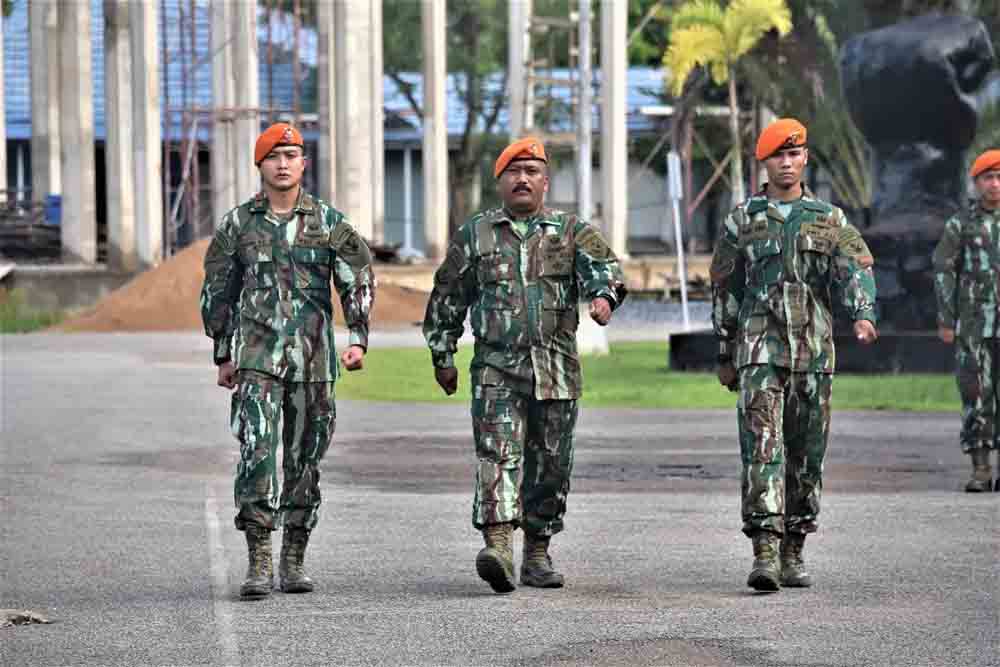 Upacara Tradisi Kenaikan Pangkat Prajurit Kopasgat Jingga Khatulistiwa ...