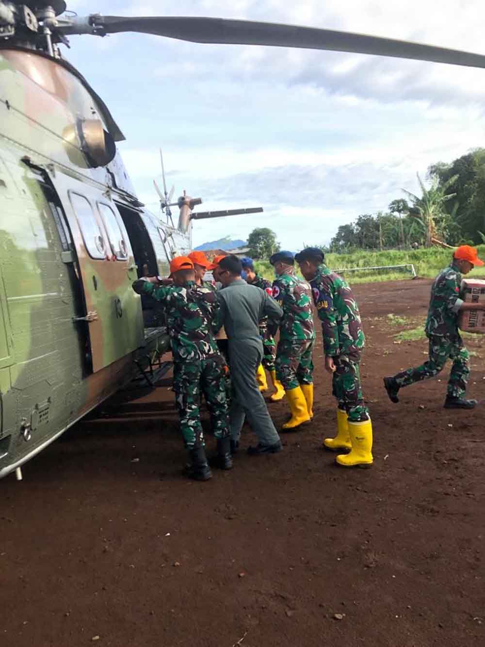 Di Terbit Matahari Heli Super Puma Skadron Udara 06 Lanud Atang ...