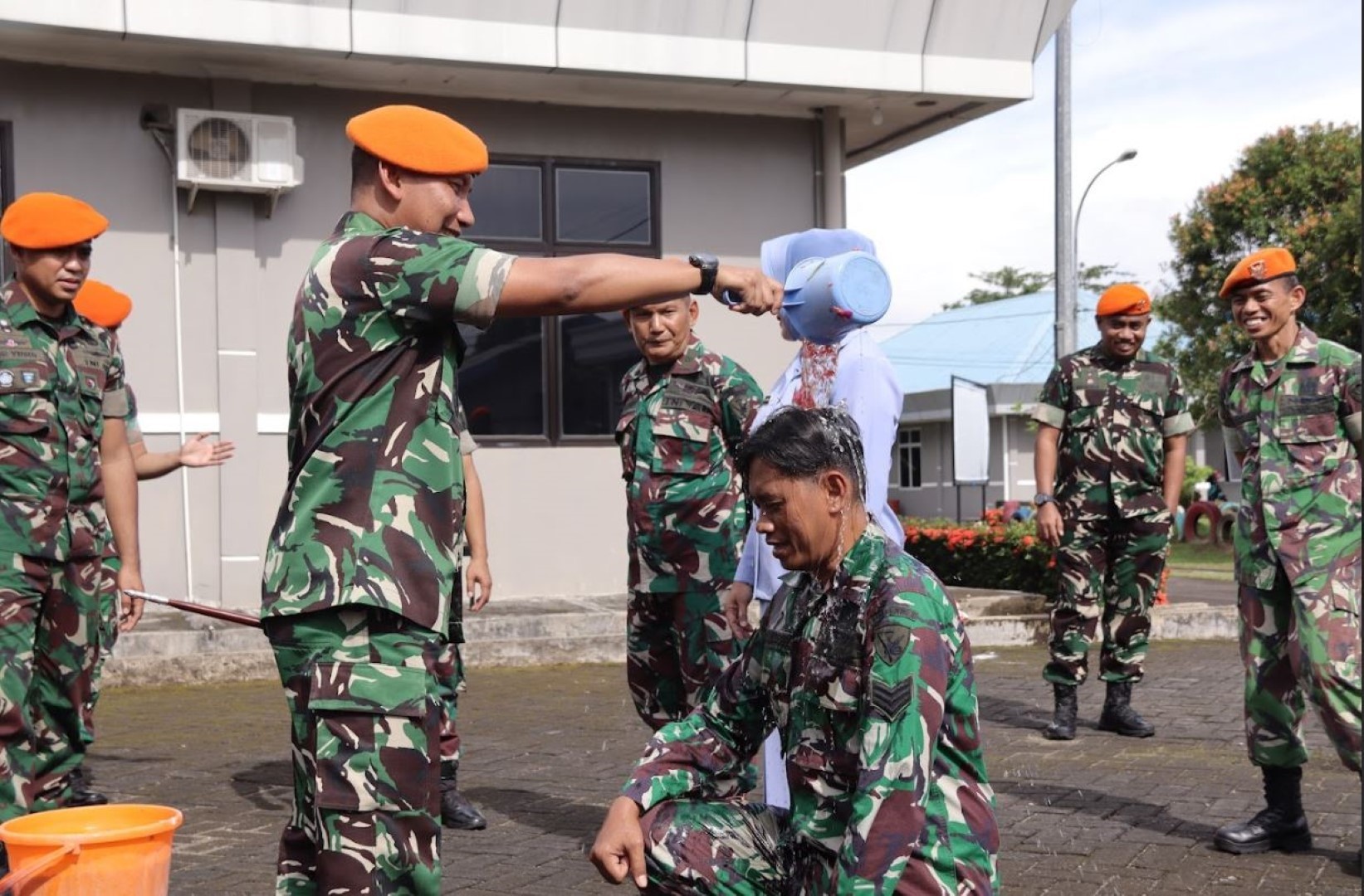 Danwingko II Kopasgat Pimpin Acara Kenaikan Pangkat Prajurit Markas Wing Komando II Kopasgat