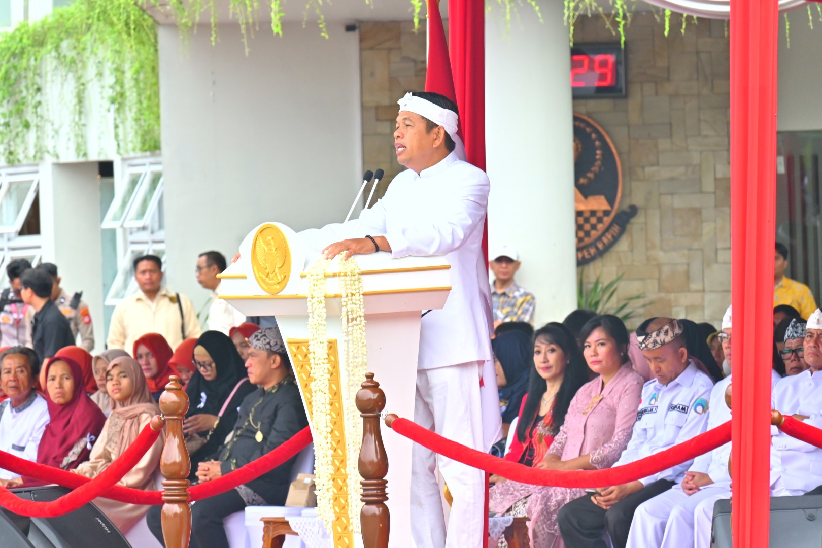 Aslog Kopasgat Mengikuti  Upacara Peringatan Hari Kebangkitan Nasional ke-117 Tahun 2025 Di Lapangan Gasibu Bandung
