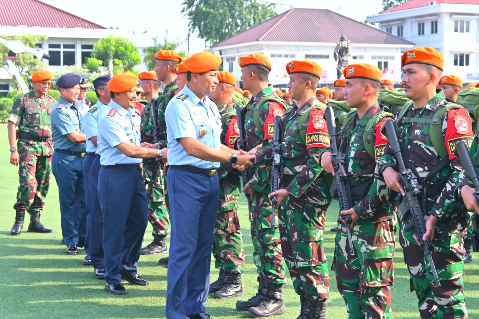 Dankopasgat menghadiri Upacara Penyambutan Purna Tugas Satgas Kopasgat Operasi Pamtas RI-PNG Periode 2024-2025 di Lapangan M.Silam Mako Kolinlamil, Jakarta Utara.