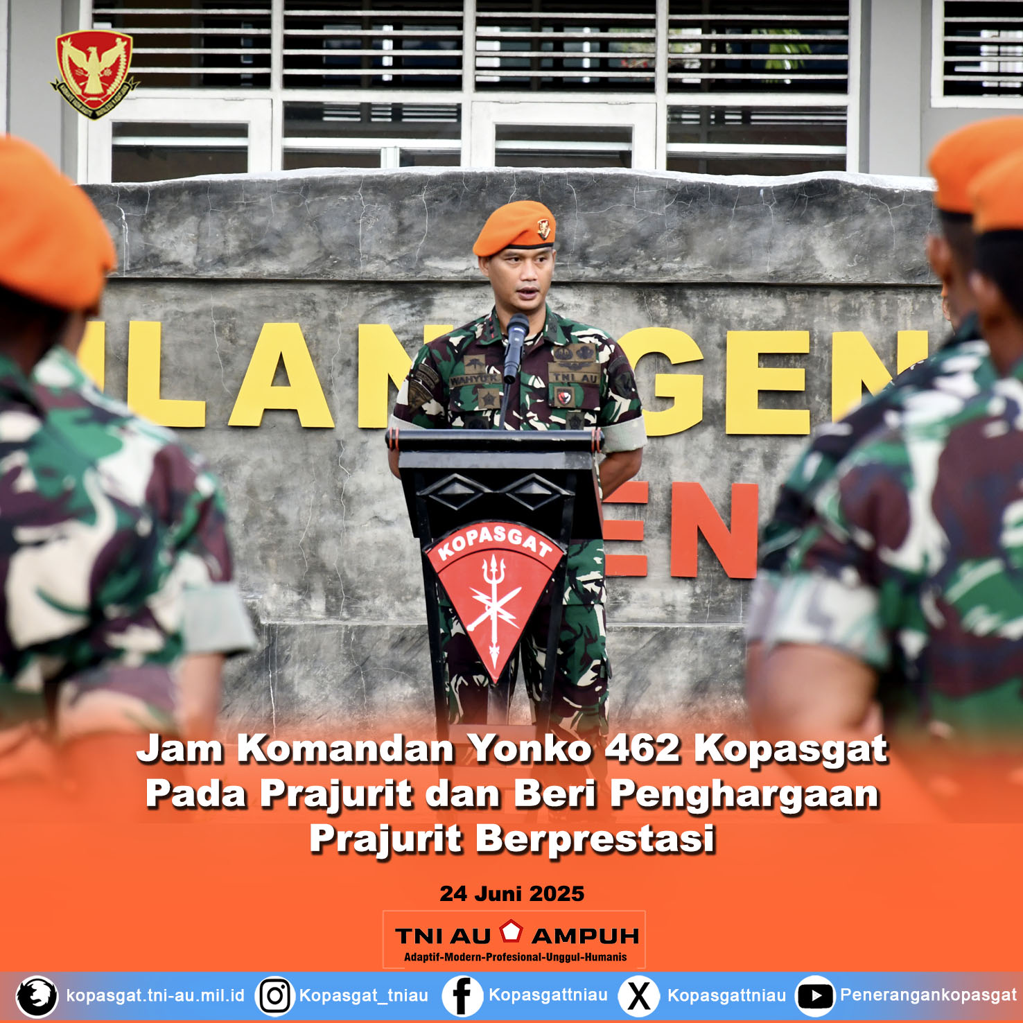 Jam Komandan Yonko 462 Kopasgat Pada Prajurit dan Beri Penghargaan Prajurit Berprestasi