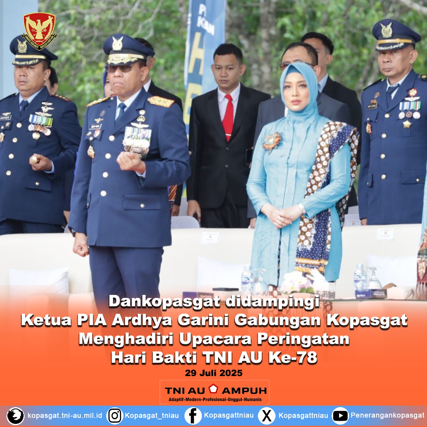 Dankopasgat didampingi Ketua PIA Ardhya Garini Gabungan Kopasgat Menghadiri Upacara Peringatan Hari Bakti TNI AU Ke-78