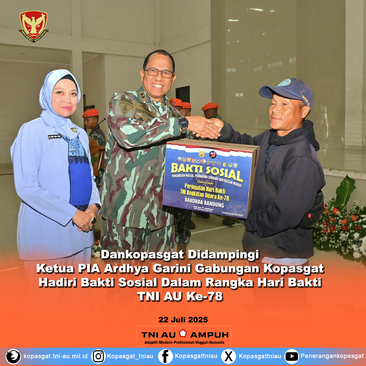 Dankopasgat Didampingi Ketua PIA Ardhya Garini Gabungan Kopasgat Hadiri Bakti Sosial Dalam Rangka Hari Bakti TNI AU Ke-78